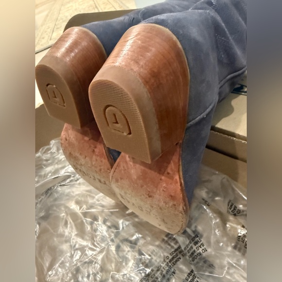 Tecovas - The Annie - Indigo Suede- Discontinued color {Size 6.5} - Picture 10 of 11